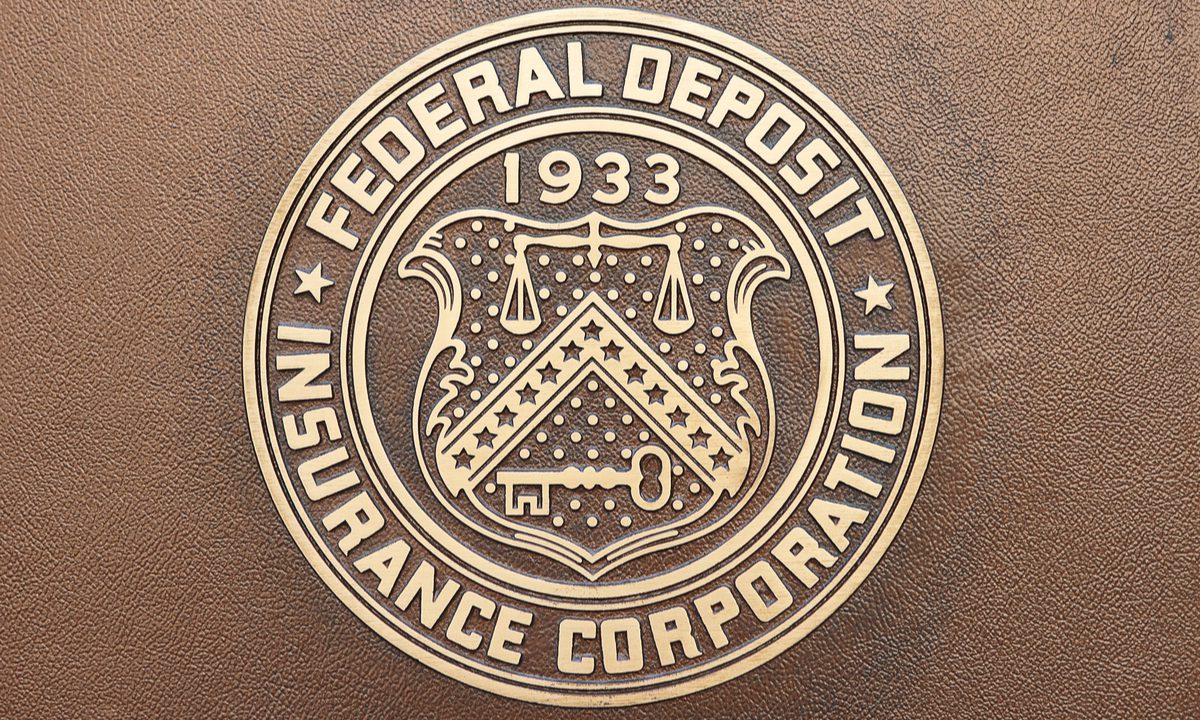 FDIC Pursues Sale of Failed Banks' $116 Billion Low-Yielding Assets; Larger Banks May Bear the Burden