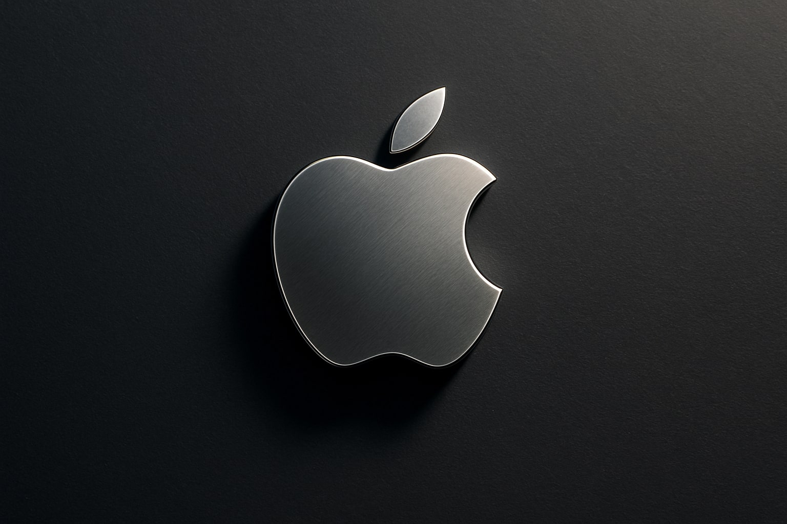 Apple (AAPL) Stock Price Falls on iPhone 17 Launch But Analysts Eye $290 Upside