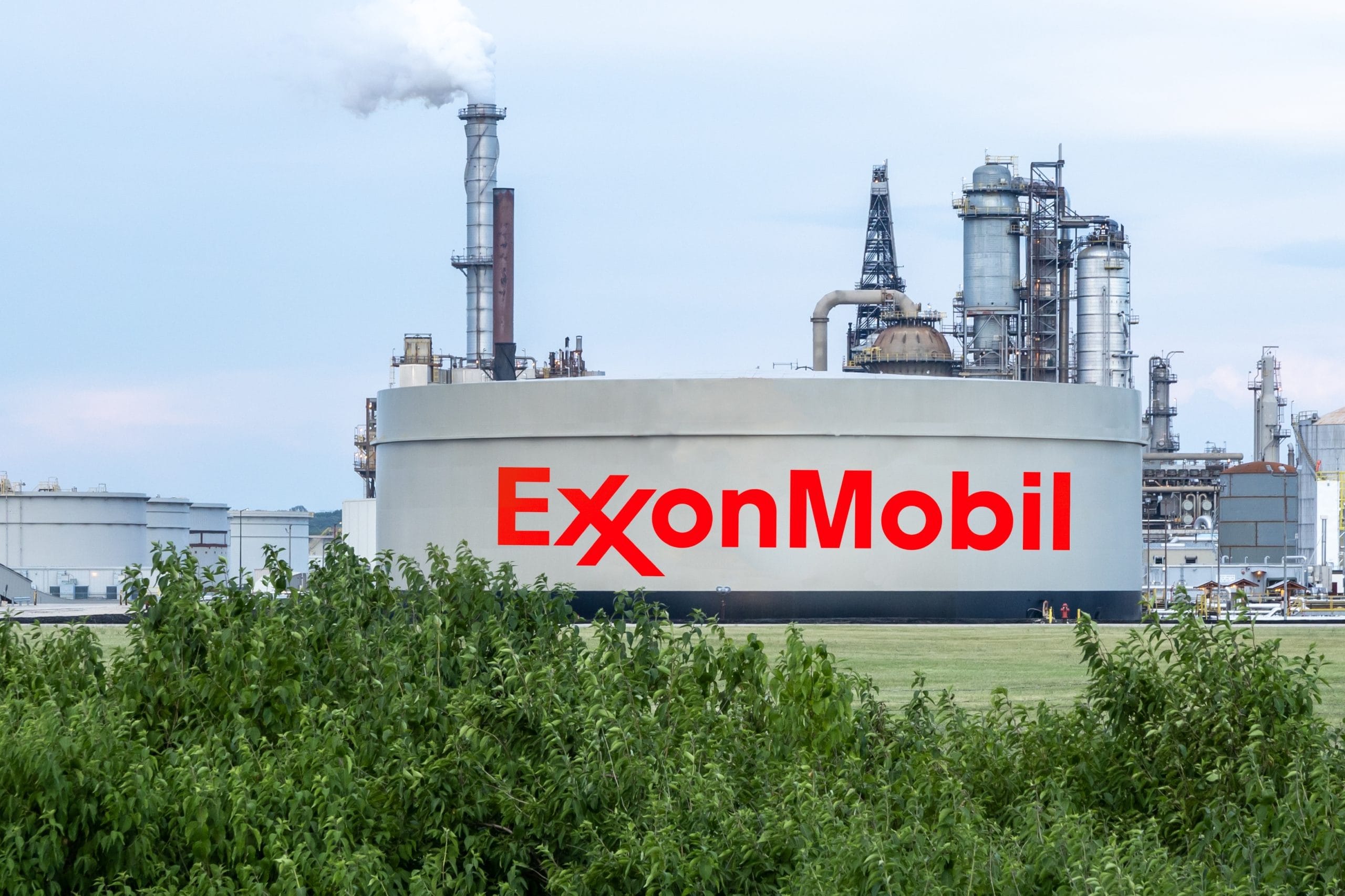 Exxon Mobil Stock Price Forecast - NYSE:XOM Shares Climbs to $113.26 as Q3 Catalysts, Valuation Pushed $140