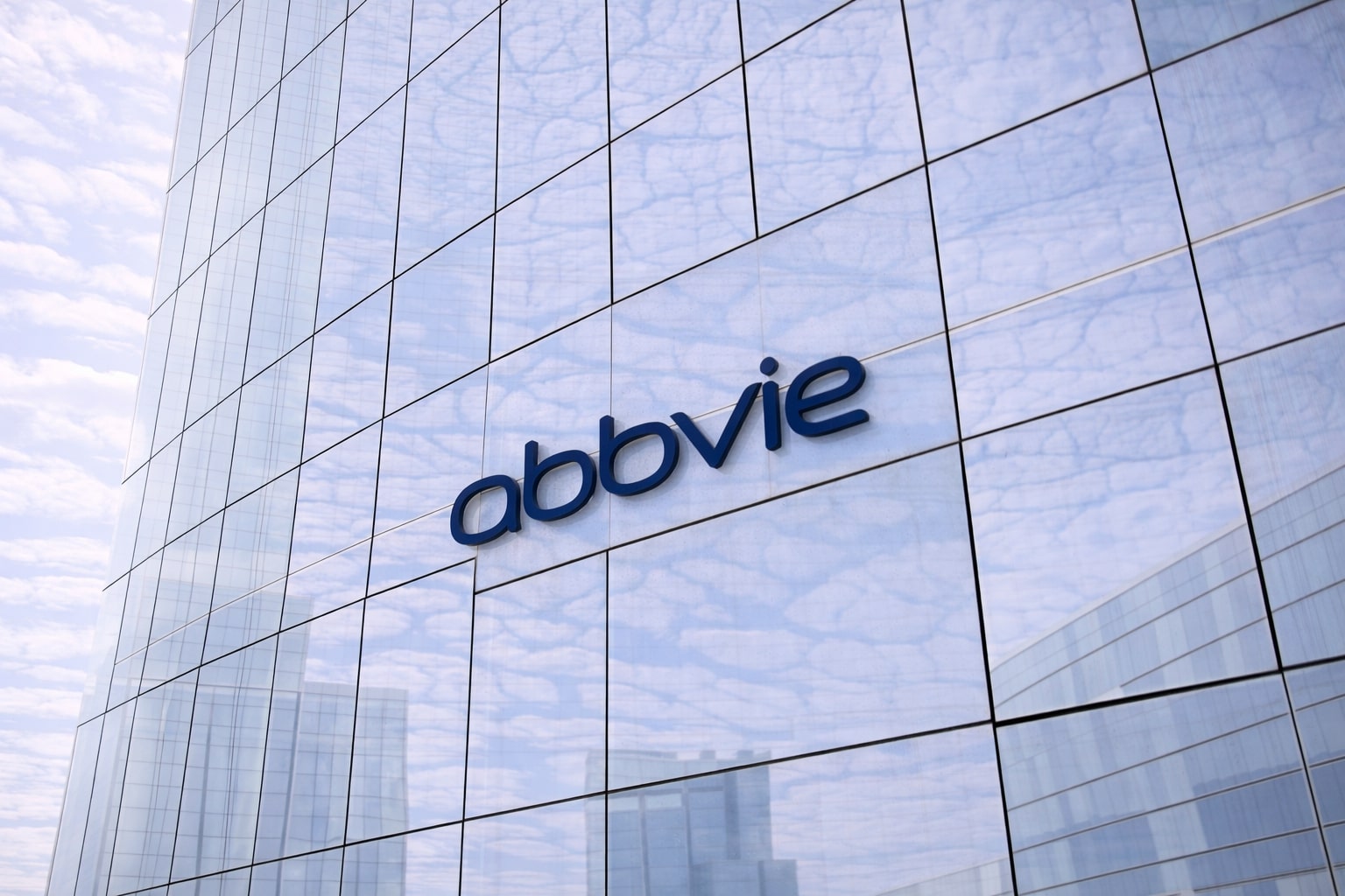 AbbVie Stock Price Forecast - ABBV at $229 Turns the Humira Cliff Into a 2026 Growth Engine