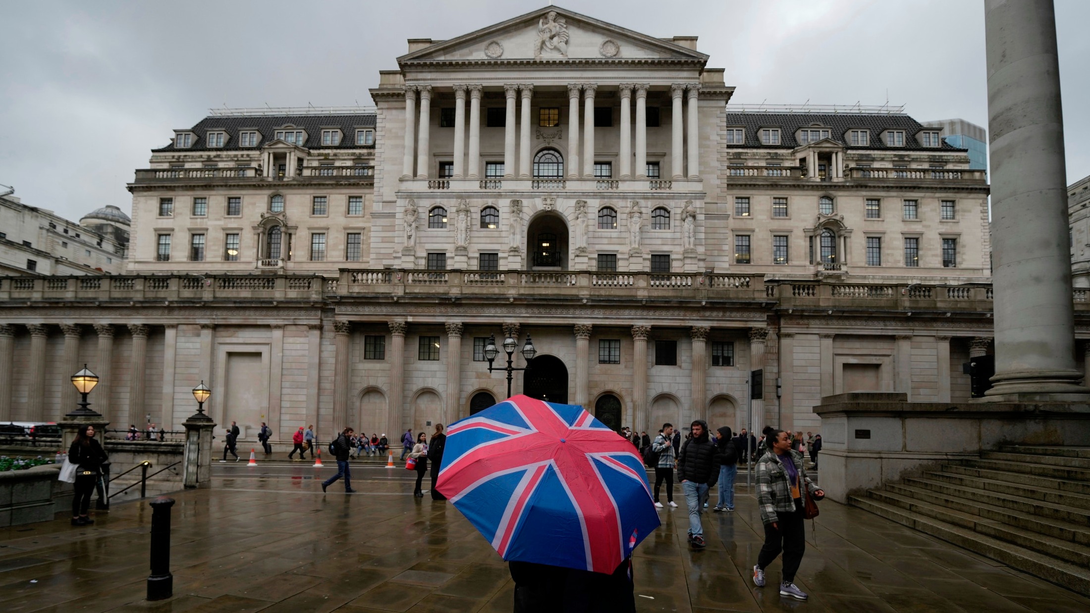 BoE Raises Interest Rates to 4.5% Amid High Inflation Concerns